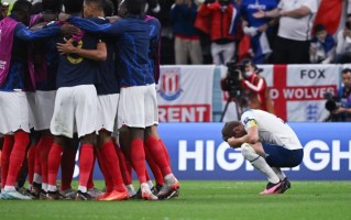 星空体育app-英格兰队艰难晋级淘汰赛，法国队被淘汰