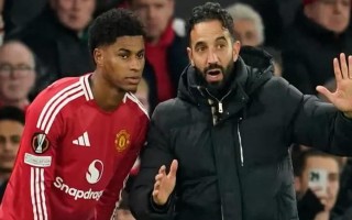 星空体育-球队主教练坦言低迷表现，承诺让球队重振雄风