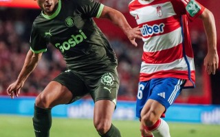 星空体育-格拉纳达轻松击败巴列卡诺，继续保持不败纪录