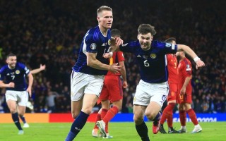 星空体育-欧预赛热门球星表现出色，引发球迷狂热追捧