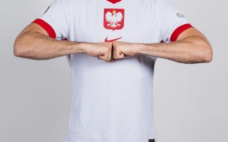 星空体育官网-莱万多夫斯基助力波兰队晋级下一轮