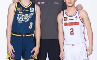 星空体育官网入口-后卫组合默契配合，化解对手强大进攻阵容