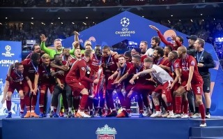 星空体育官网入口-利物浦主场大胜西汉姆，继续保持领先优势