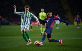 星空体育官网-巴塞罗那在关键比赛中击败对手，晋级欧冠半决赛