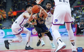 星空体育官网入口-广东宏远力克对手，成功晋级半决赛