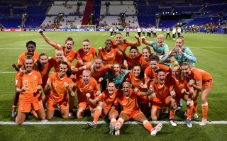 星空体育官网-阿姆斯特丹风云变幻，荷兰足球领头羊傲视群雄