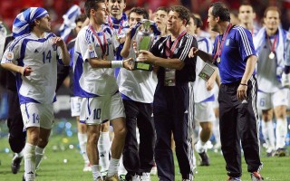 星空体育-西班牙队逆转胜利，轻松晋级淘汰赛