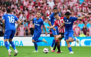 星空体育官网入口-赫塔费球队备战欧洲足球赛事，士气高涨