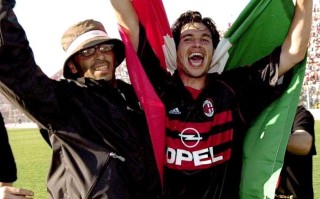 星空体育官网-AC米兰客场大胜，雄心勃勃冲击冠军