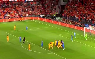 星空体育官方网站-荷兰队遭遇挑战，与瑞典队争夺国际足球奖杯