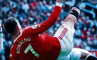 星空体育官网入口-足球震撼，球场上的较量引发巨大关注