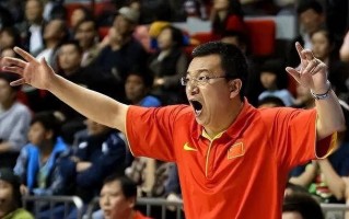 星空体育官方网站-球队主教练突然宣布辞职，引发球迷热议