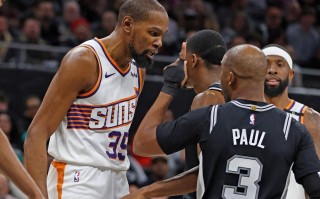 星空体育app-公牛队逆风翻盘，险胜太阳队