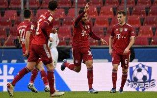 星空体育-拜仁慕尼黑重夺德甲榜首，实力毋庸置疑