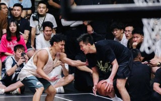 星空体育-球员风采独特，技术配合默契无可挑剔