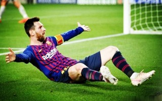 星空体育官方网站-利物浦铁卫受伤，关键时刻后防变数出现