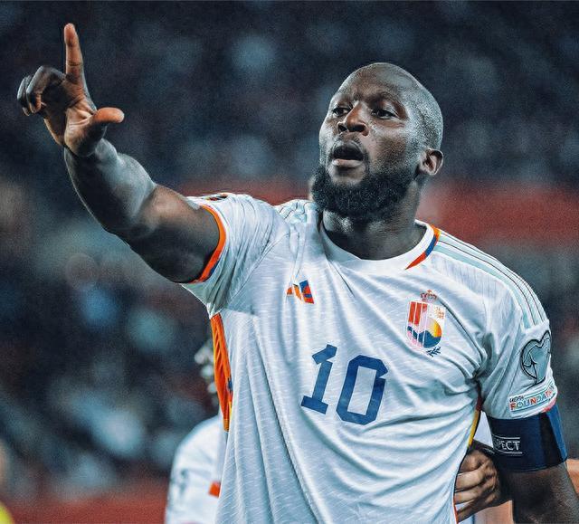 星空体育-欧预赛热门球星表现出色,引发球迷狂热追捧-第2张图片-星空体育官方网站 星空体育-欧预赛热门球星表现出色,引发球迷狂热追捧-第2张图片-星空体育官方网站