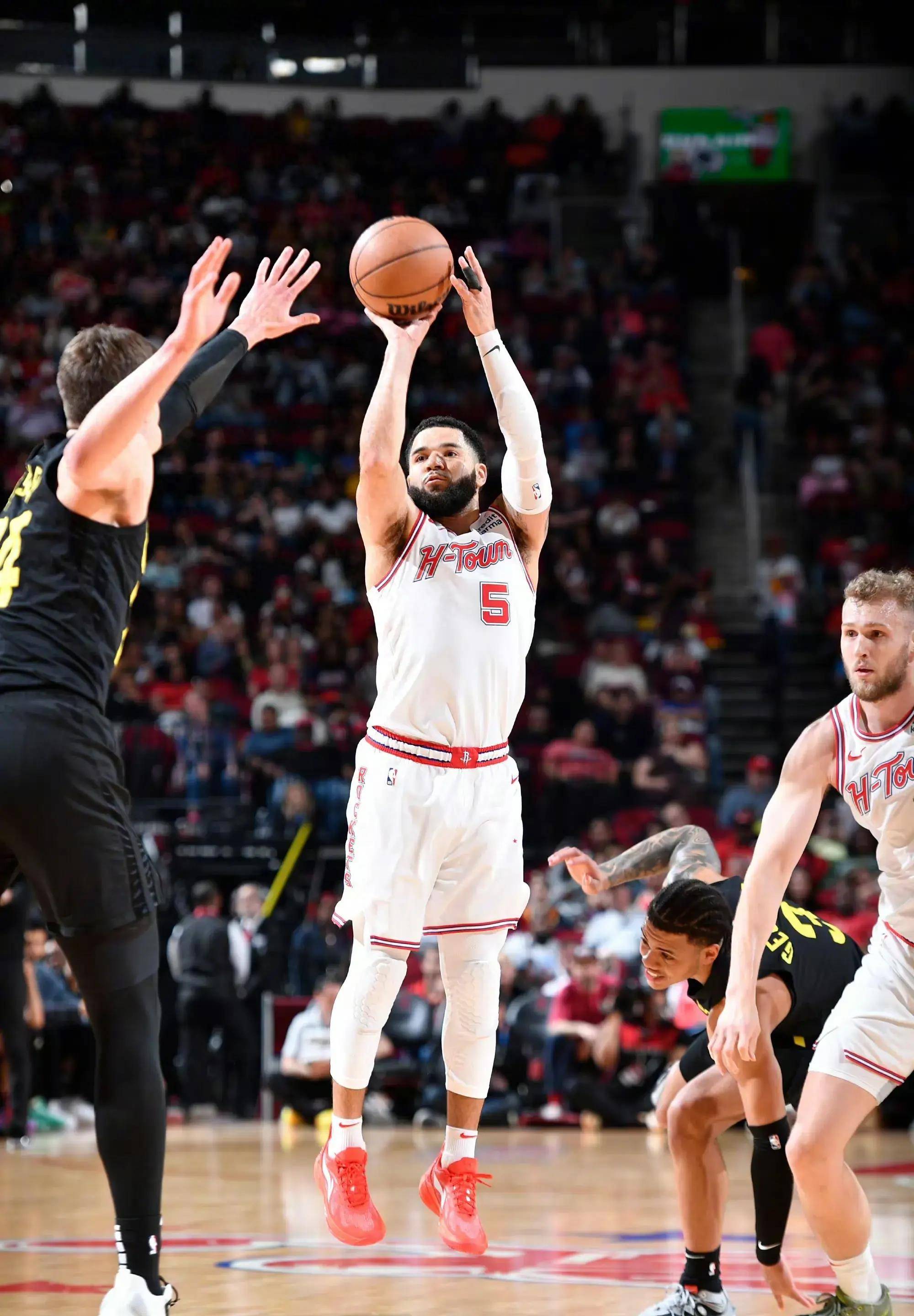 星空体育app-76人内线为首表现出色,汤普森展现生涯最好神态-第2张图片-星空体育官方网站 星空体育app-76人内线为首表现出色,汤普森展现生涯最好神态-第2张图片-星空体育官方网站