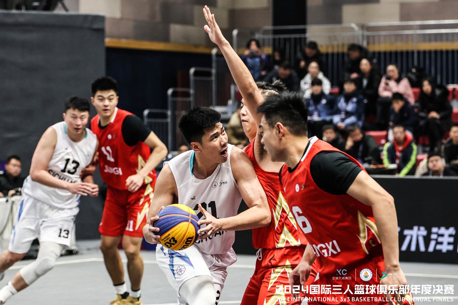 星空体育-球队在比赛中展现出了团结协作的力量-第2张图片-星空体育官方网站 星空体育-球队在比赛中展现出了团结协作的力量-第2张图片-星空体育官方网站