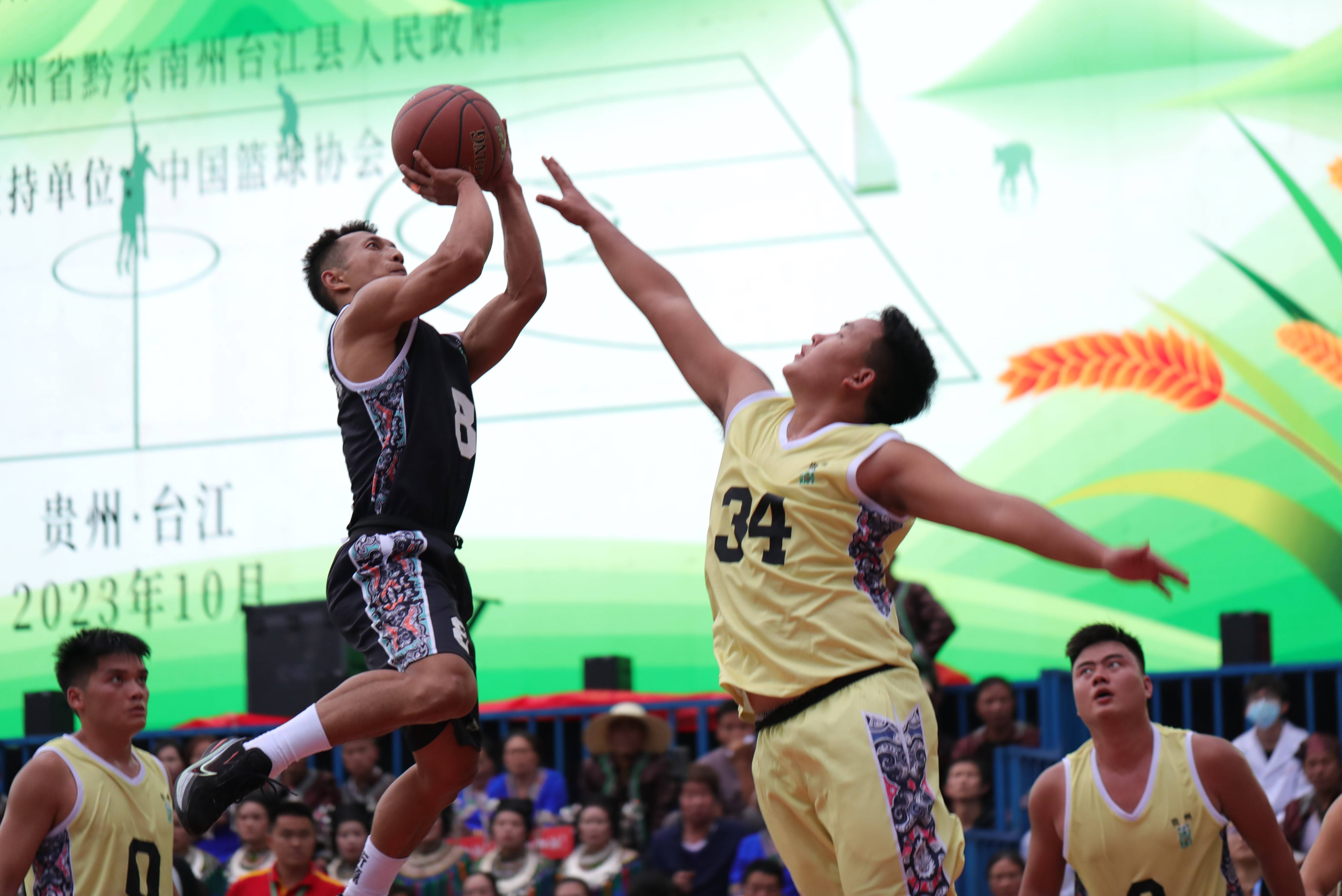 星空体育app-篮球赛场上出现闪光瞬间引人瞩目-第1张图片-星空体育官方网站 星空体育app-篮球赛场上出现闪光瞬间引人瞩目-第1张图片-星空体育官方网站