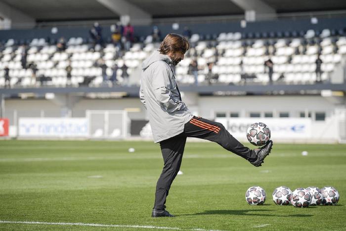 星空体育app-轻松一扫草皮,尤文图斯轻取波尔图晋级-第2张图片-星空体育官方网站 星空体育app-轻松一扫草皮,尤文图斯轻取波尔图晋级-第2张图片-星空体育官方网站