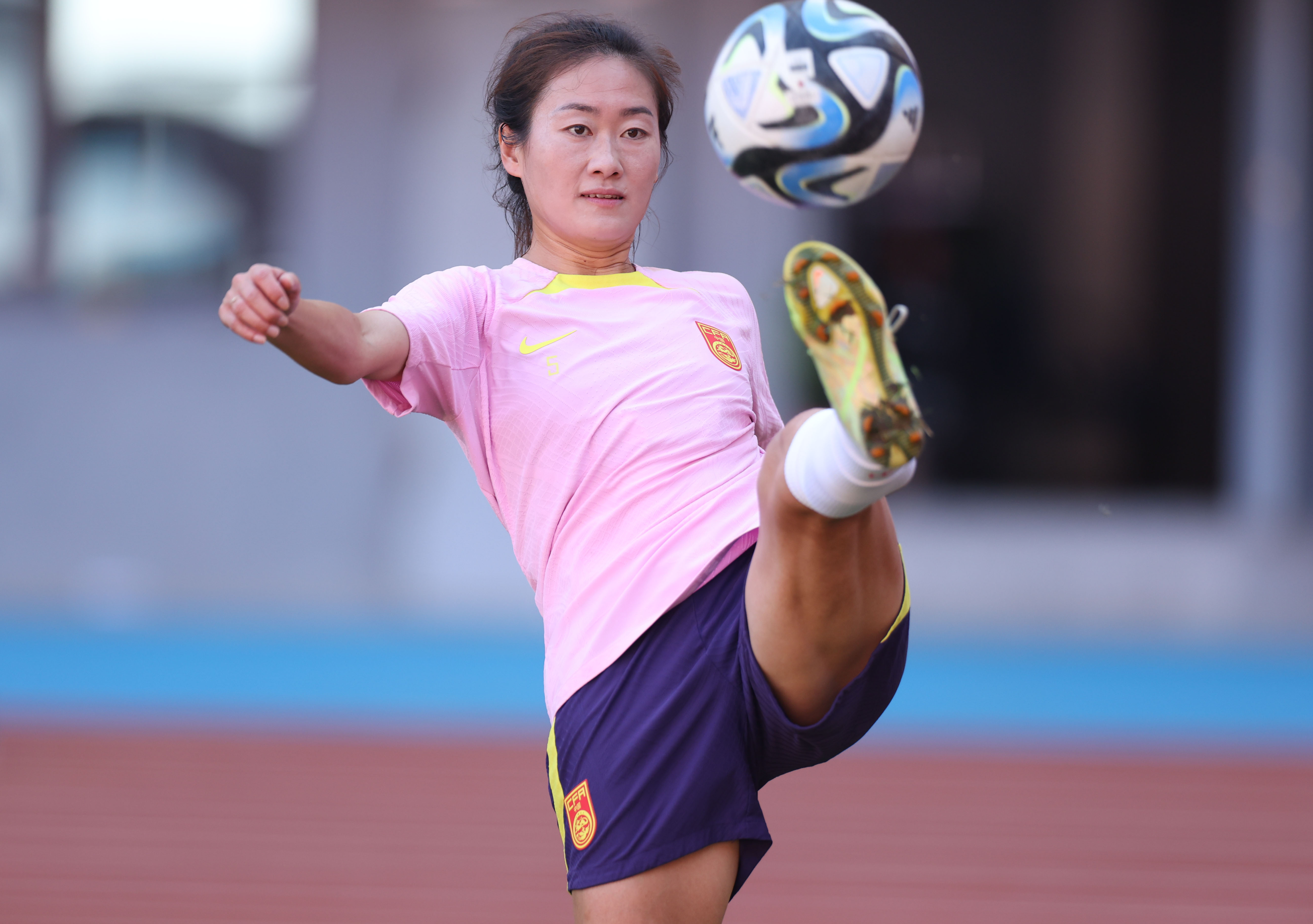 星空体育官网入口-冲刺备战：女足队员迎战决赛的信心十足-第2张图片-星空体育官方网站