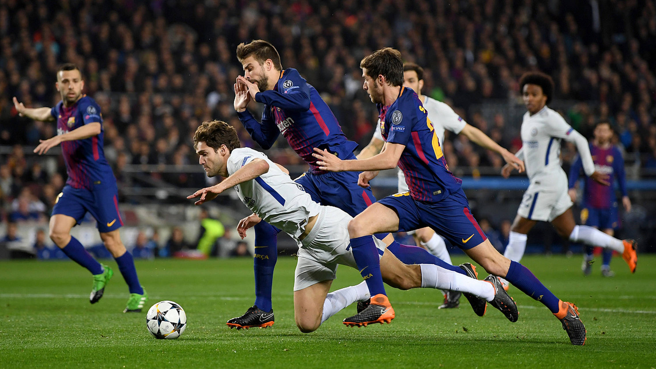 星空体育官方网站-职业足球比赛中，一场对决引发观众热议-第2张图片-星空体育官方网站