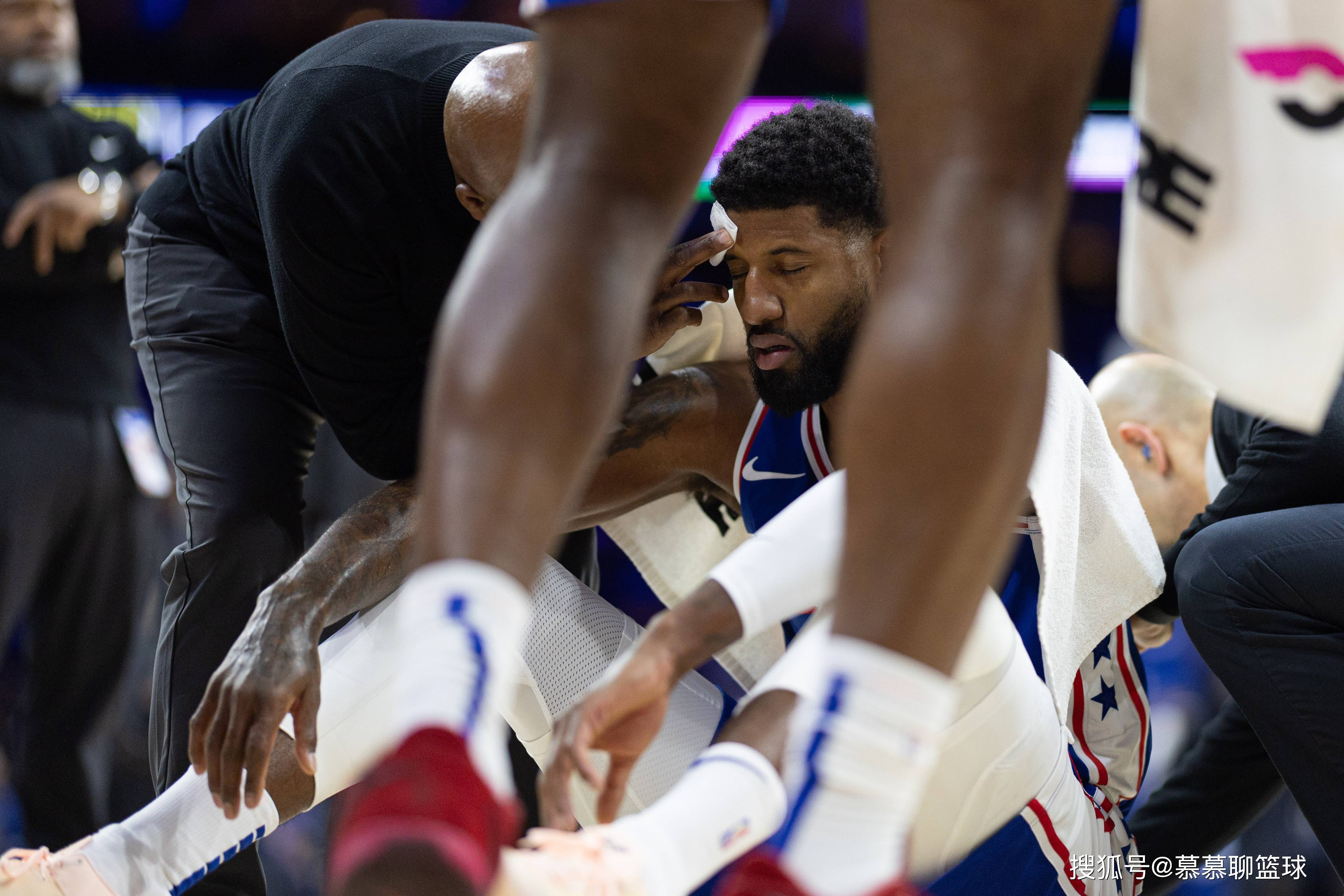 星空体育-保罗乔治持球稳健，帮助球队赢得胜利-第1张图片-星空体育官方网站