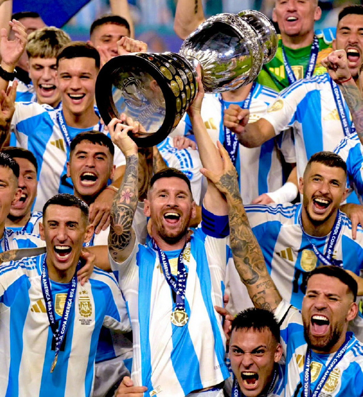 星空体育官网-阿根廷队在南美预选赛中取得不败战绩-第2张图片-星空体育官方网站