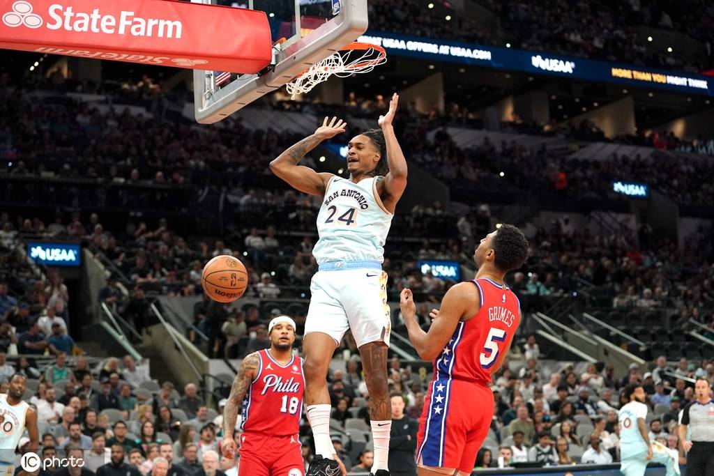 星空体育官网-76人主场击败马刺,厄文三分球开火-第1张图片-星空体育官方网站 星空体育官网-76人主场击败马刺,厄文三分球开火-第1张图片-星空体育官方网站