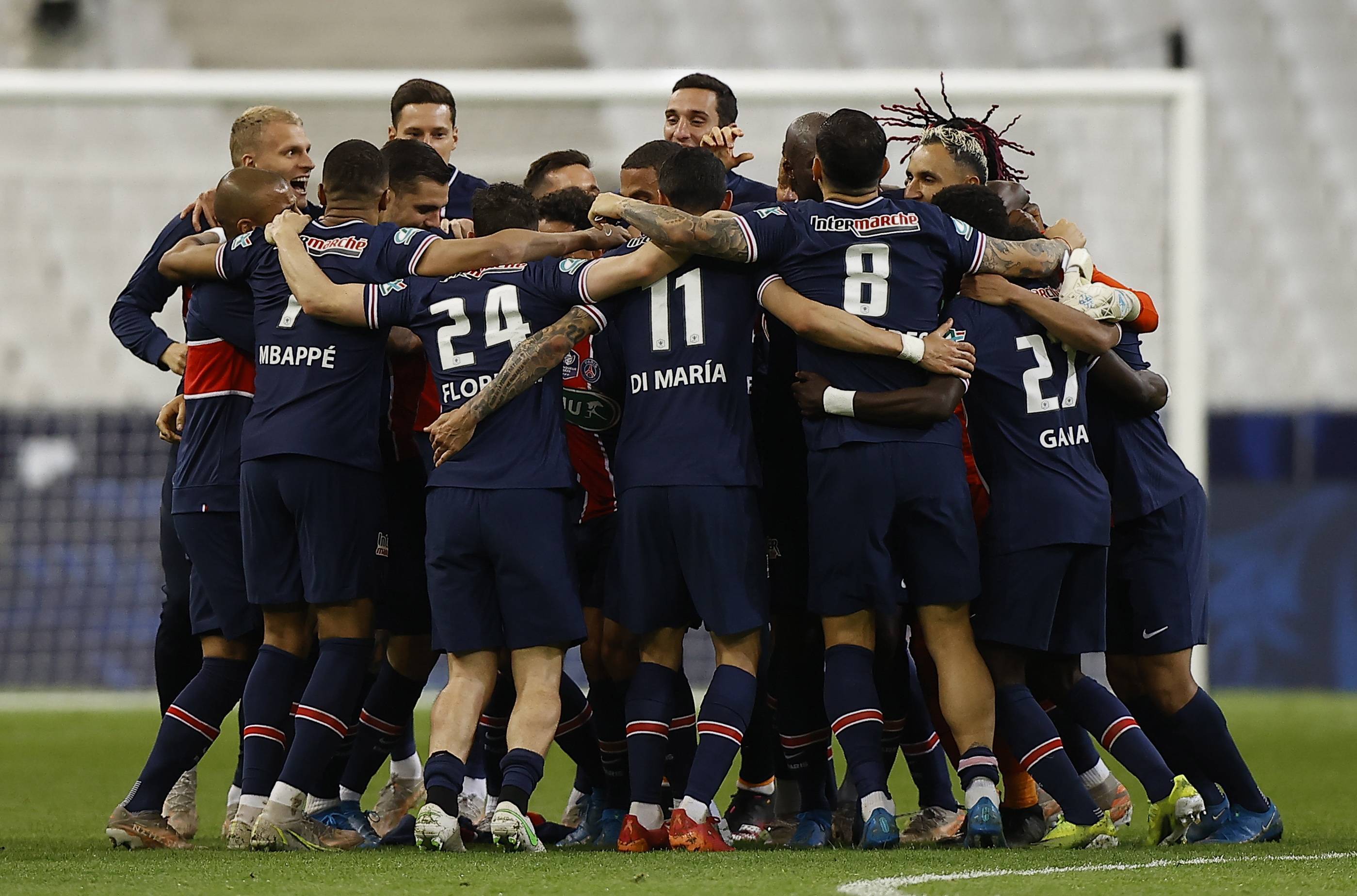 星空体育官网-欧预赛精彩对决纷至沓来，观众期待不已-第1张图片-星空体育官方网站