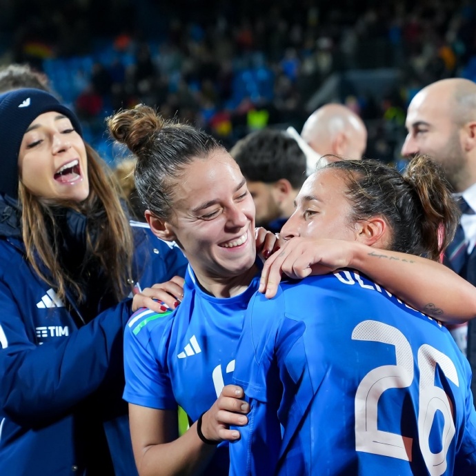 星空体育官网-意大利女足队员受伤下场，引发争议-第1张图片-星空体育官方网站