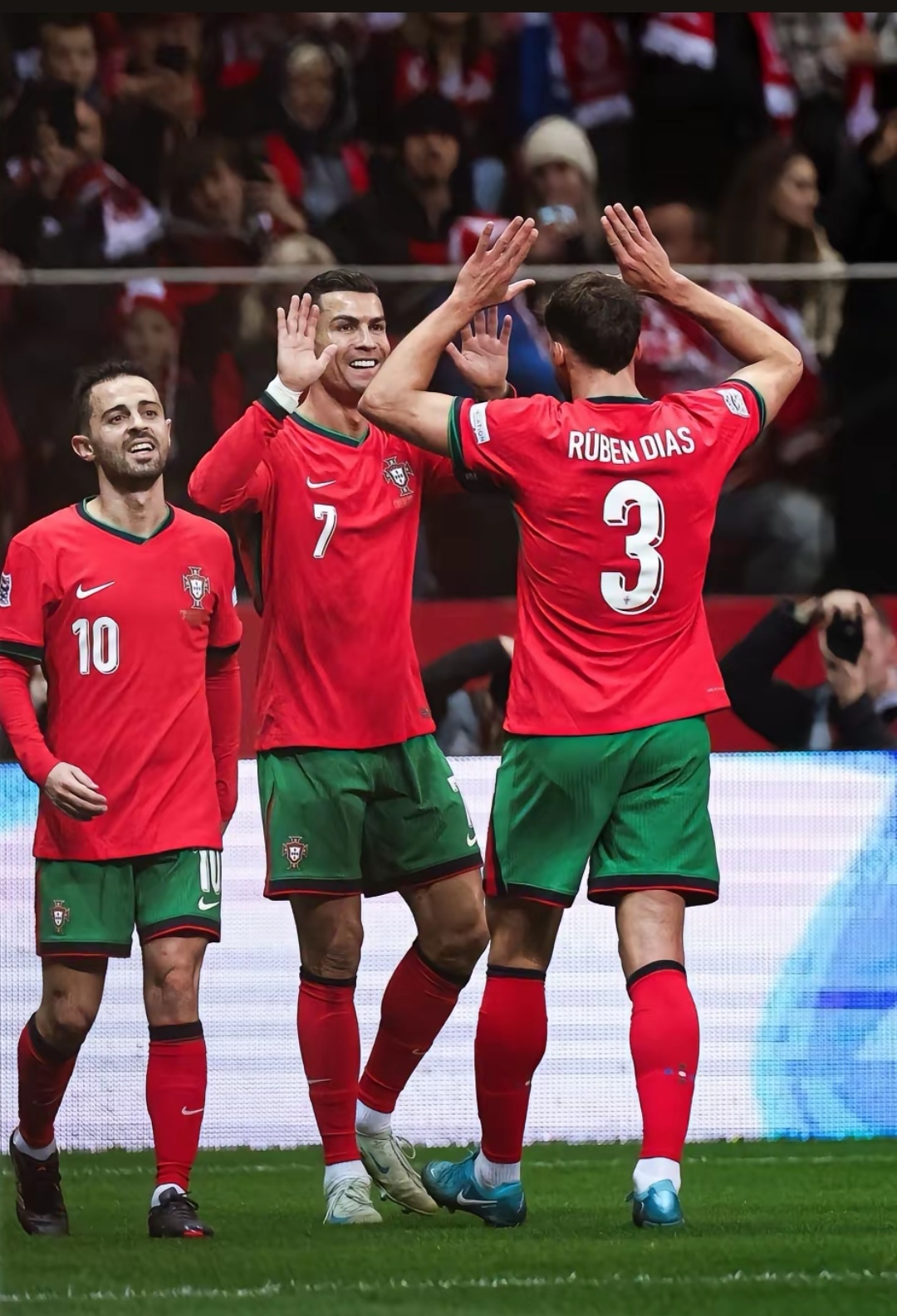 星空体育官方网站-葡萄牙大胜瑞士，西班牙憾负波兰遗憾出局-第2张图片-星空体育官方网站